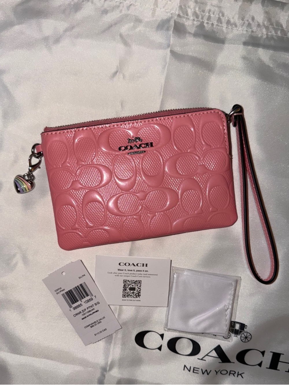 Coach Outlet Corner Zip Wristlet In Signature Leather With Heart Charm - Picture 3 of 8